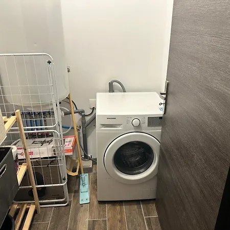 L Atelier De Serge Nyaraló *