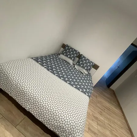 L Atelier De Serge Nyaraló *